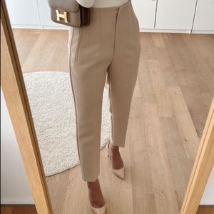 Like New Zara's Most Popular Selling Trouser in Khaki Size Small